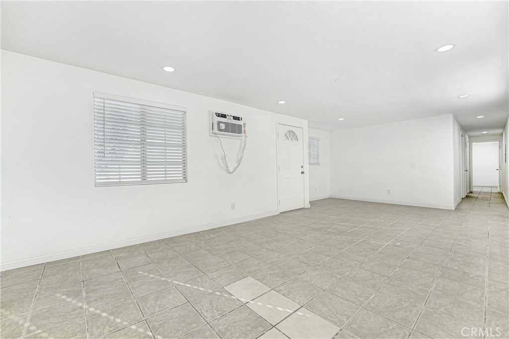 400 W 109th Street W - Photo 3