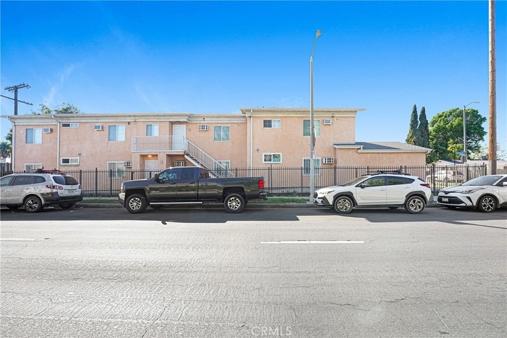 400 W 109th Street W - Photo 9