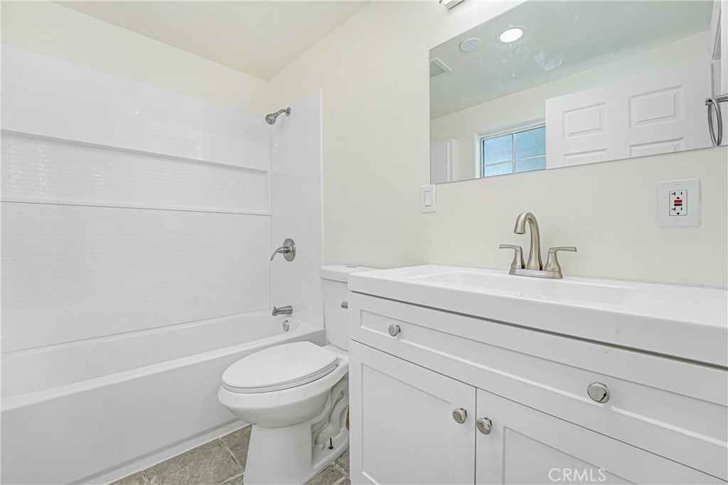 400 W 109th Street W - Photo 8