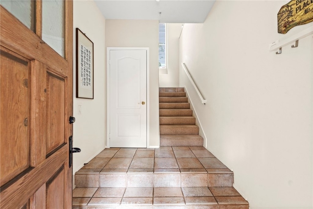 1 Tivoli Court - Photo 4