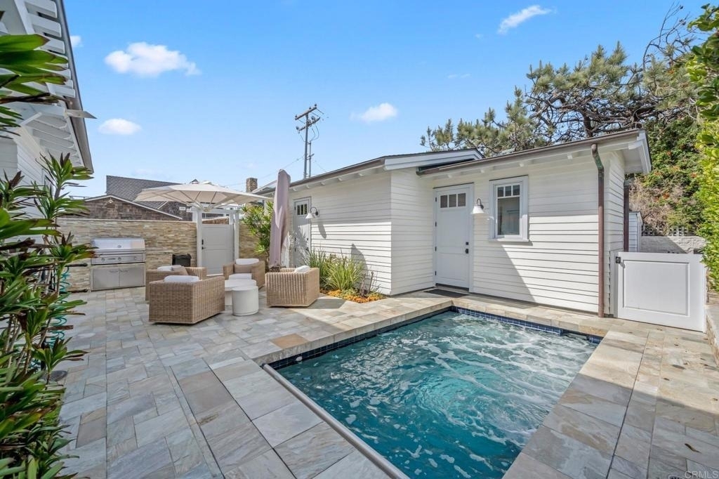 2211 Ocean Front - Photo 1