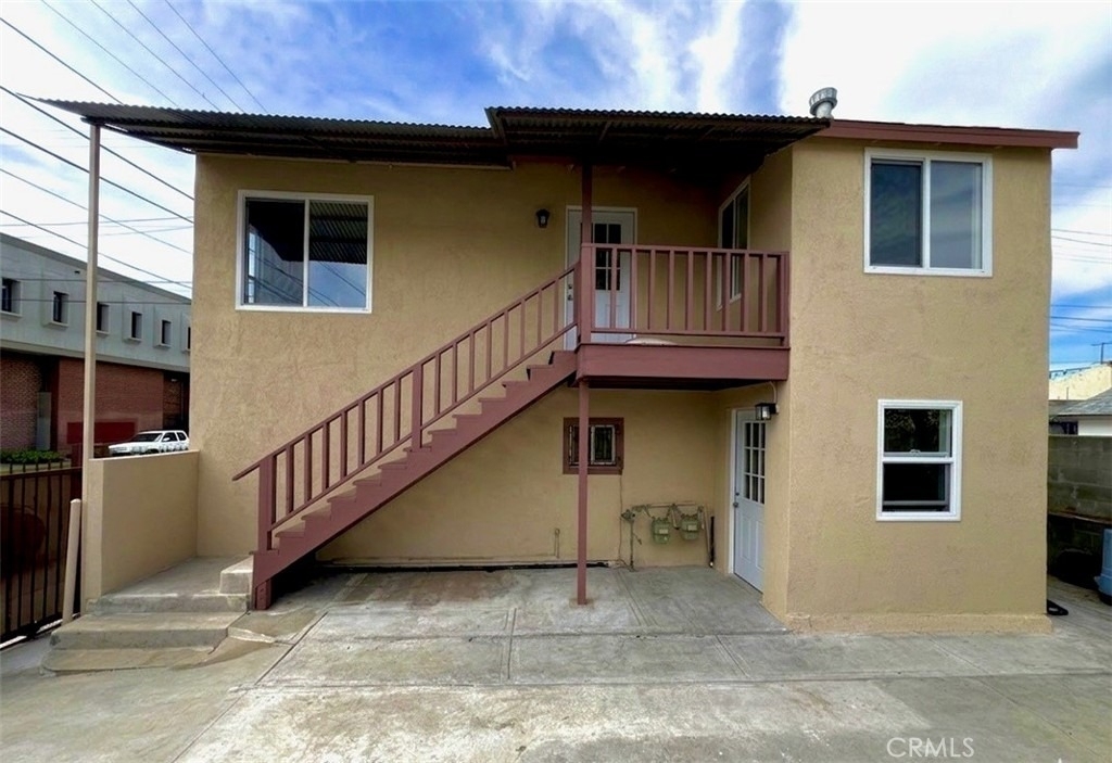 1561 W 38th Place - Photo 0