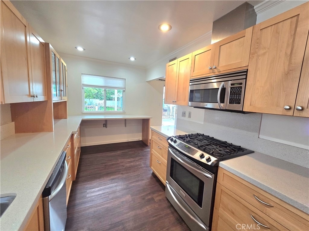 896 Altura Way - Photo 7