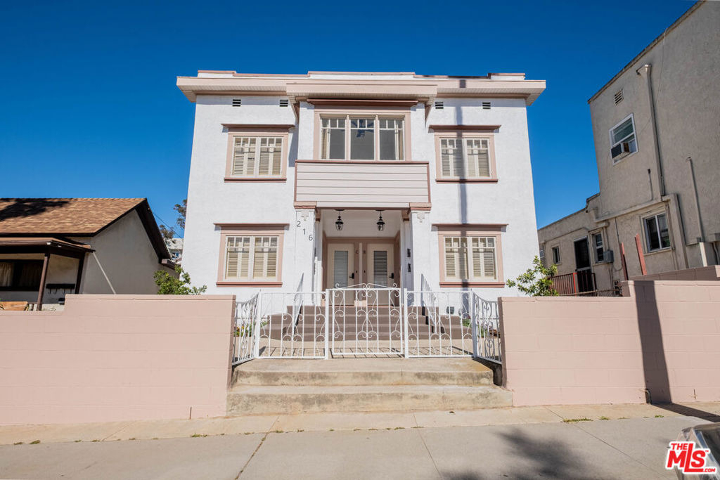 216 N Catalina - Photo 0
