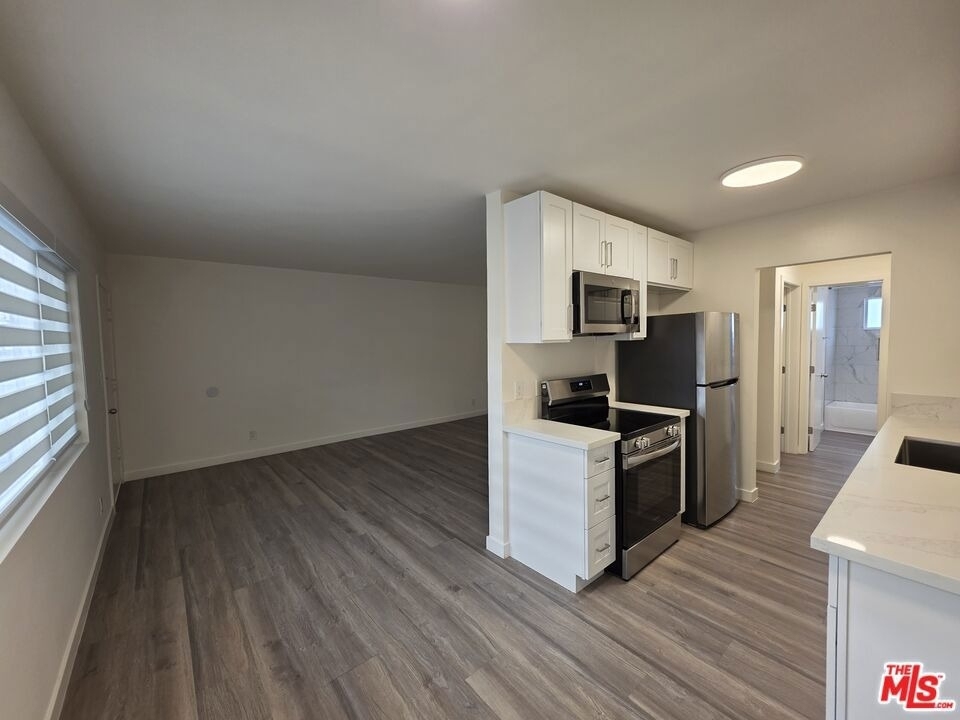 1433 Brockton Avenue - Photo 2