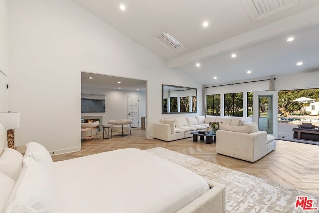624 N Beverly Drive - Photo 16