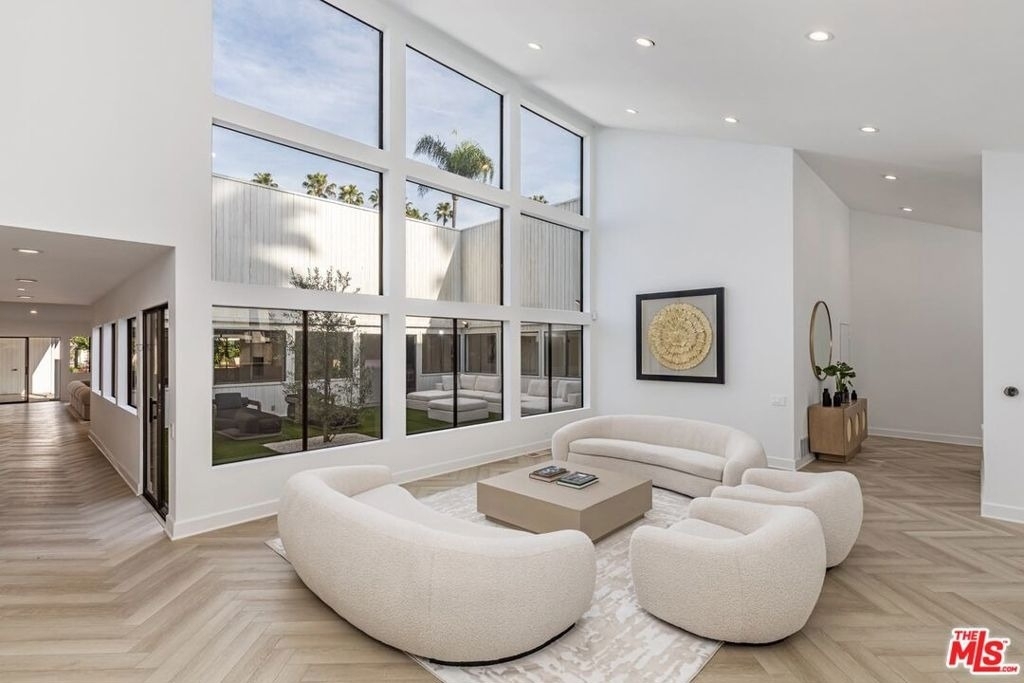624 N Beverly Drive - Photo 6