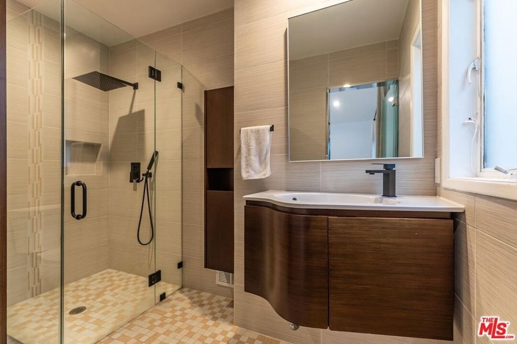 624 N Beverly Drive - Photo 32