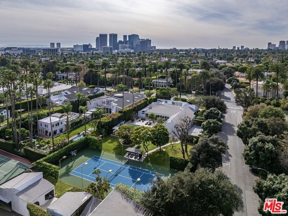 624 N Beverly Drive - Photo 1