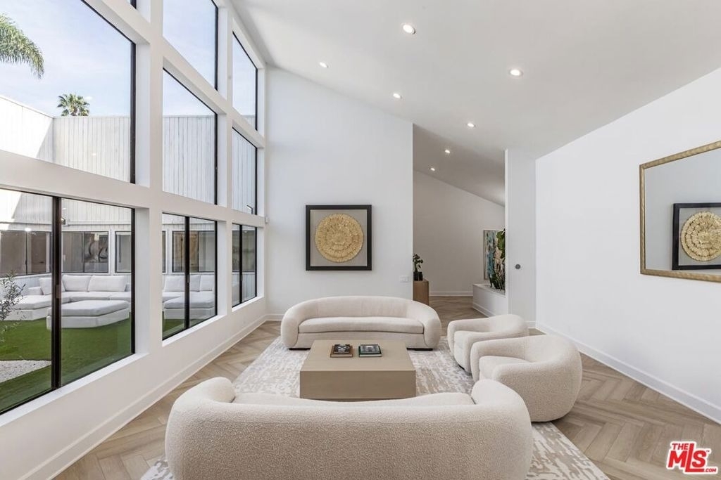 624 N Beverly Drive - Photo 7
