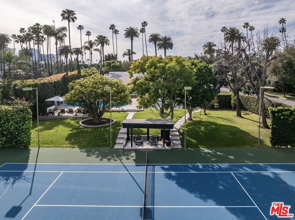 624 N Beverly Drive - Photo 3