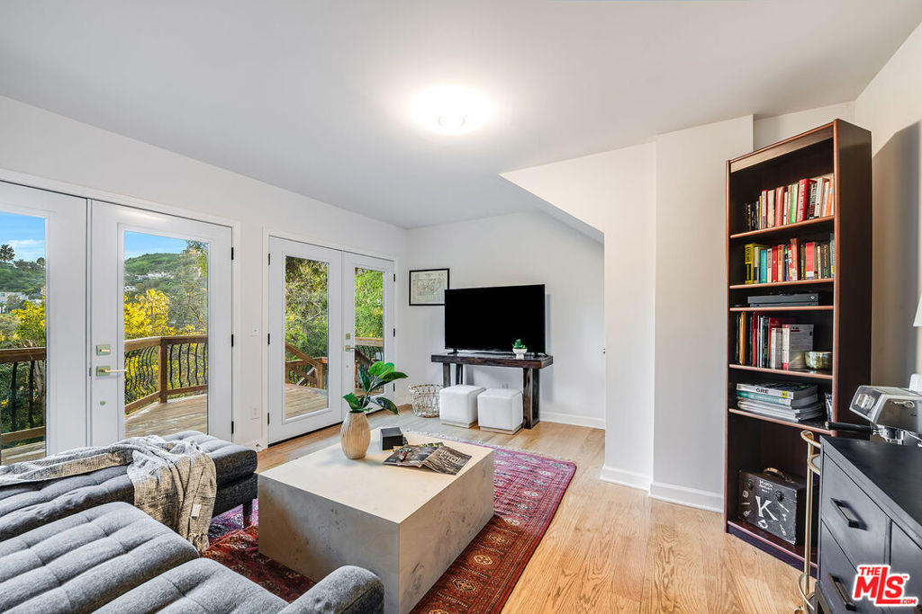 3323 N Knoll Drive - Photo 32