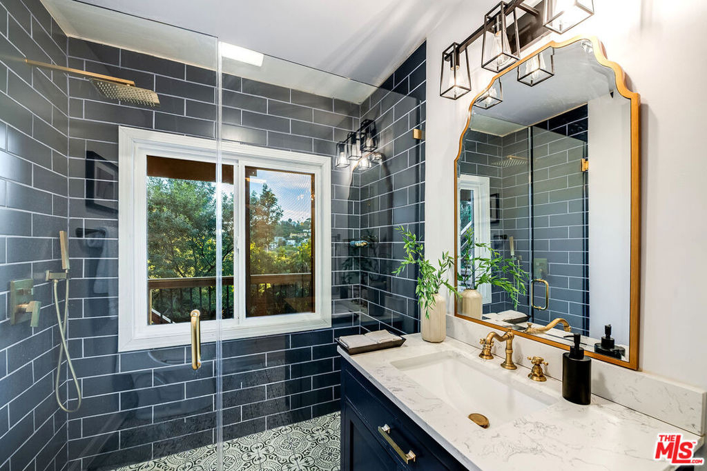 3323 N Knoll Drive - Photo 34