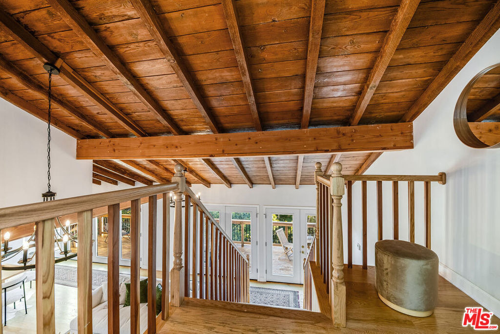 3323 N Knoll Drive - Photo 8