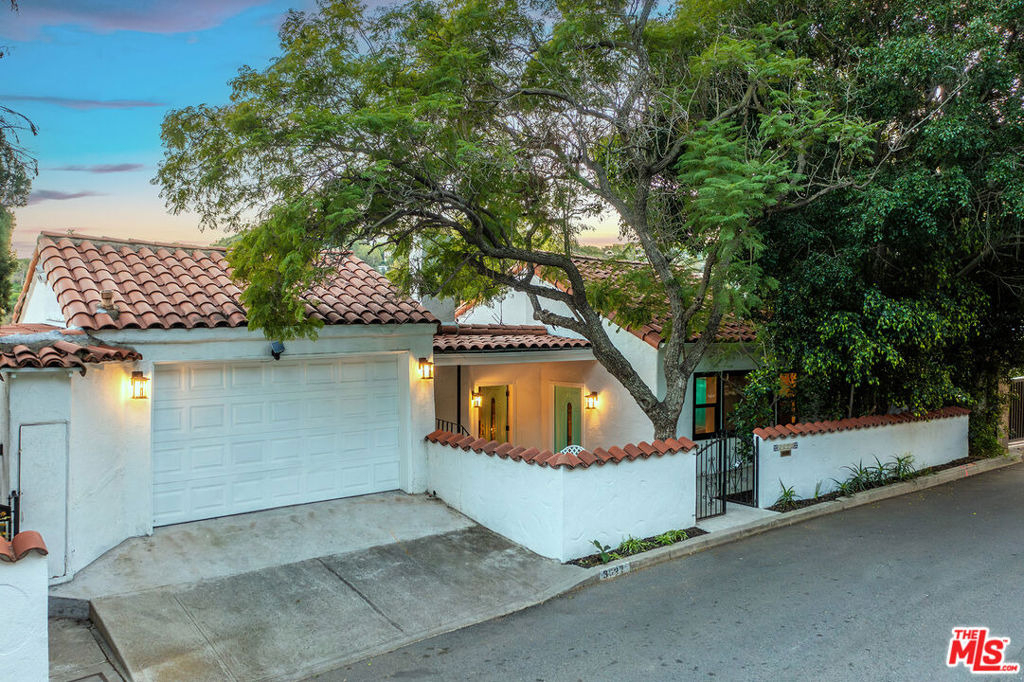 3323 N Knoll Drive - Photo 47
