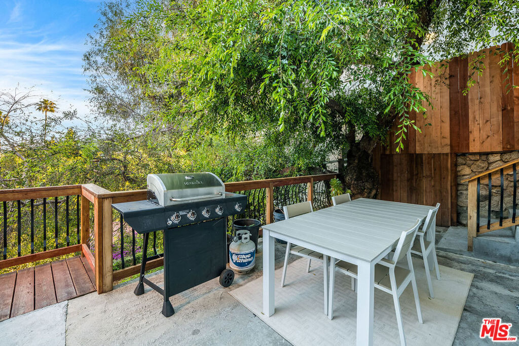 3323 N Knoll Drive - Photo 38