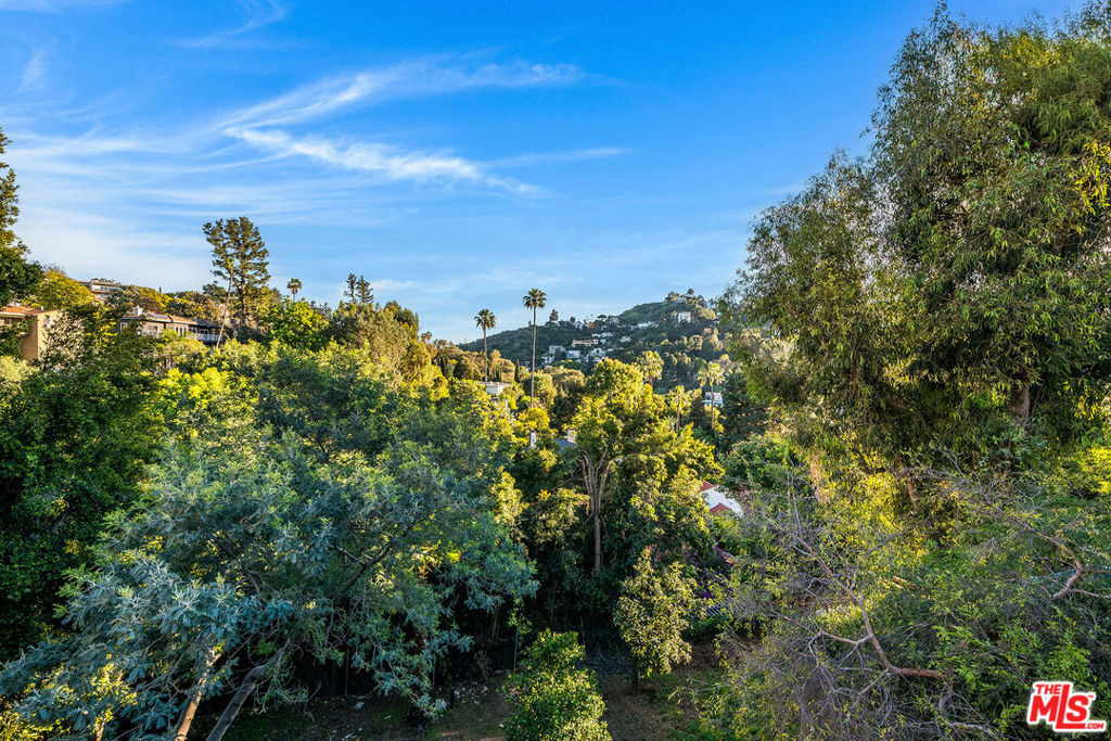 3323 N Knoll Drive - Photo 18