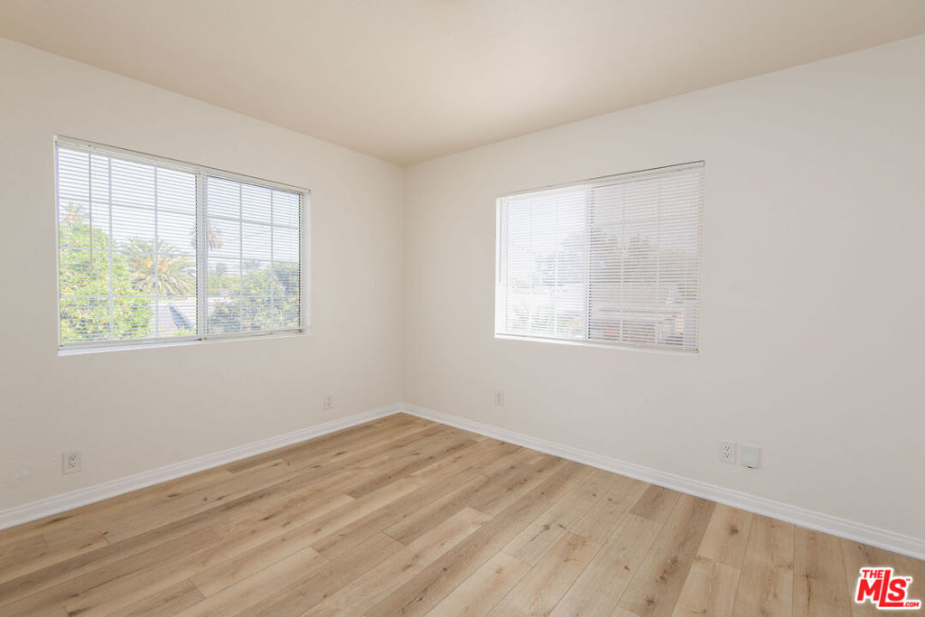 2134 S Cloverdale Avenue - Photo 25