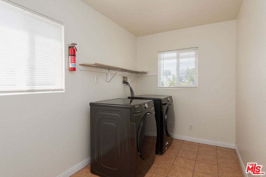 2134 S Cloverdale Avenue - Photo 21
