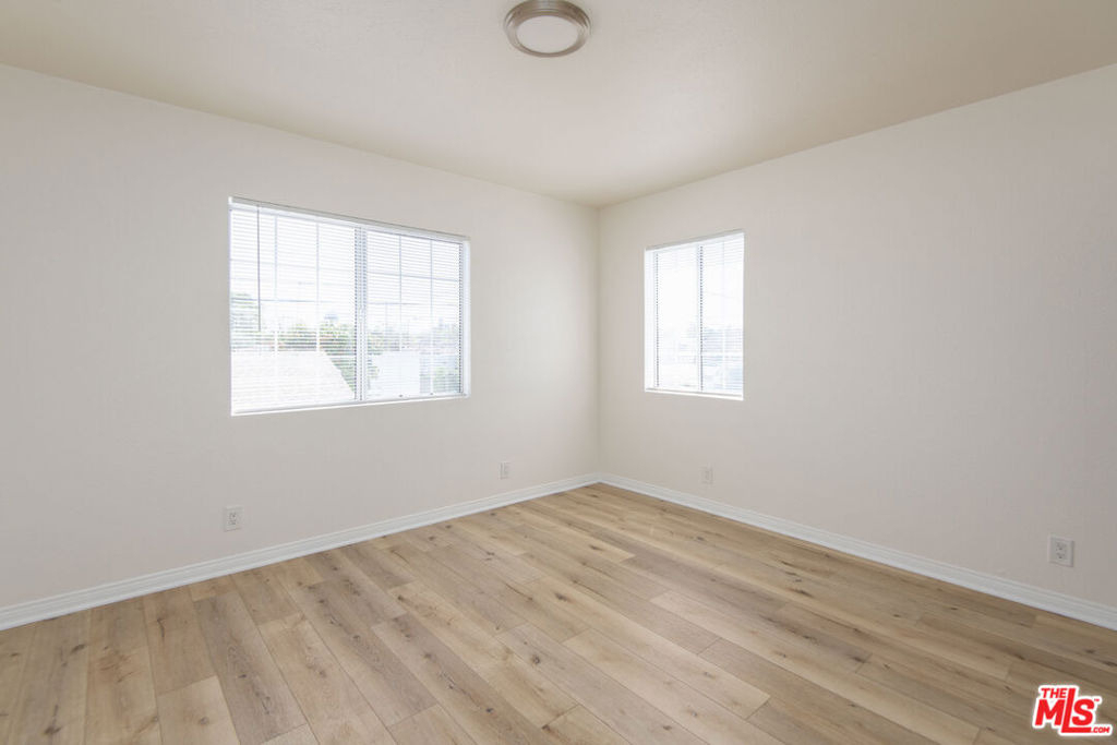 2134 S Cloverdale Avenue - Photo 17