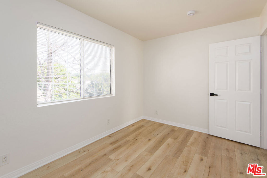 2134 S Cloverdale Avenue - Photo 23