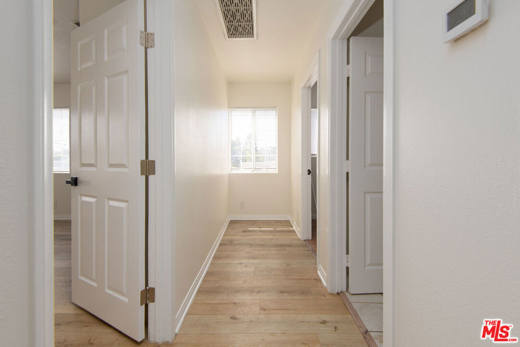 2134 S Cloverdale Avenue - Photo 30