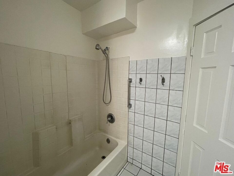 708 W Vernon Avenue - Photo 11