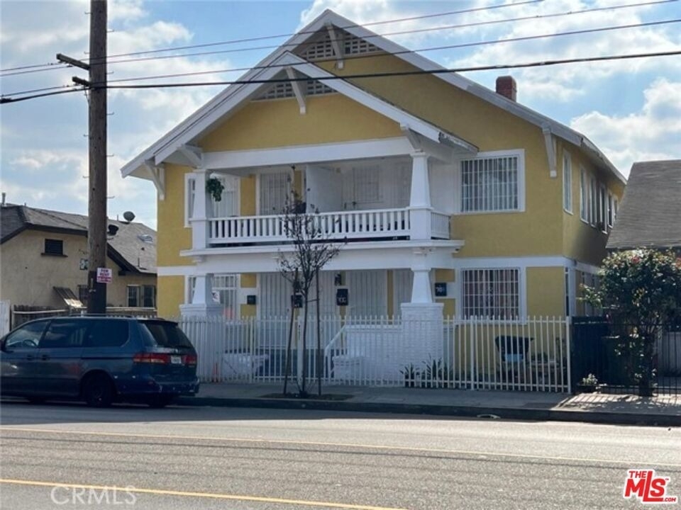 708 W Vernon Avenue - Photo 0