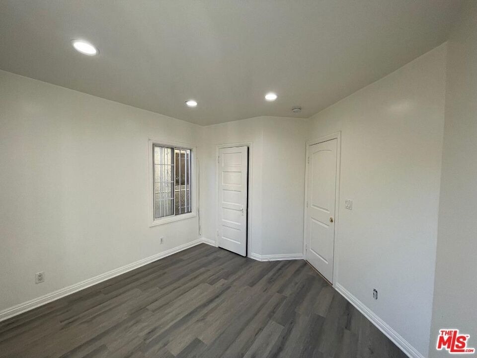 708 W Vernon Avenue - Photo 9