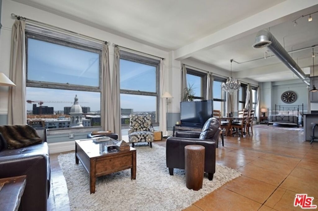 108 W 2nd Street - Photo 0