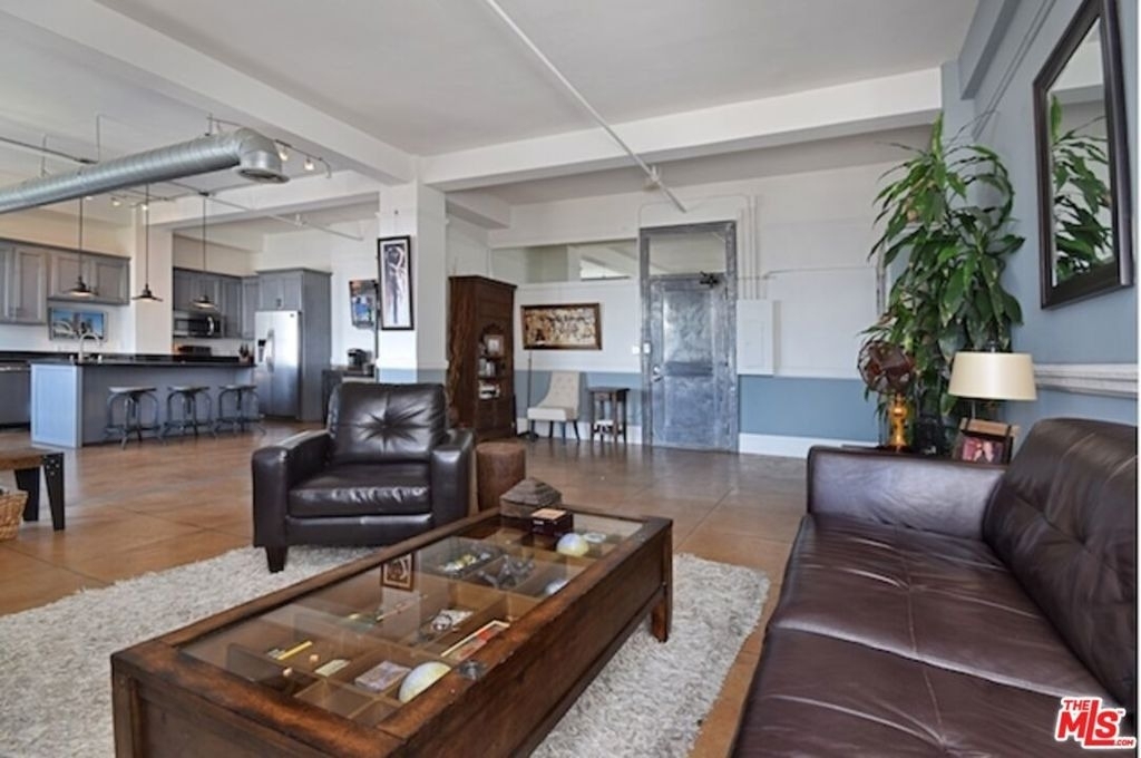 108 W 2nd Street - Photo 4