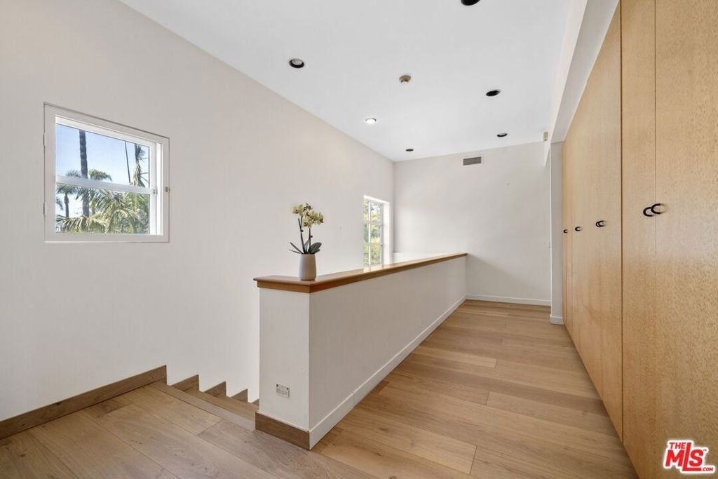 910 N Crescent Drive - Photo 14
