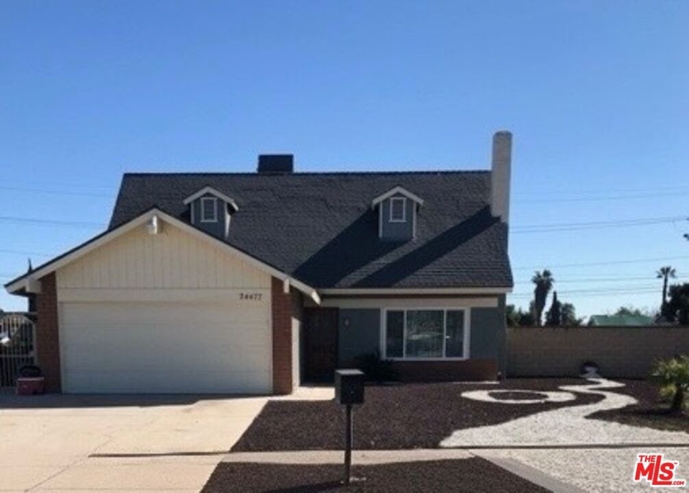 24477 Oneida Street - Photo 0