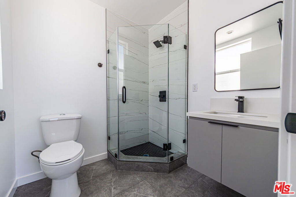6700 Balboa Boulevard - Photo 8