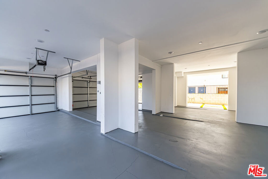6700 Balboa Boulevard - Photo 25