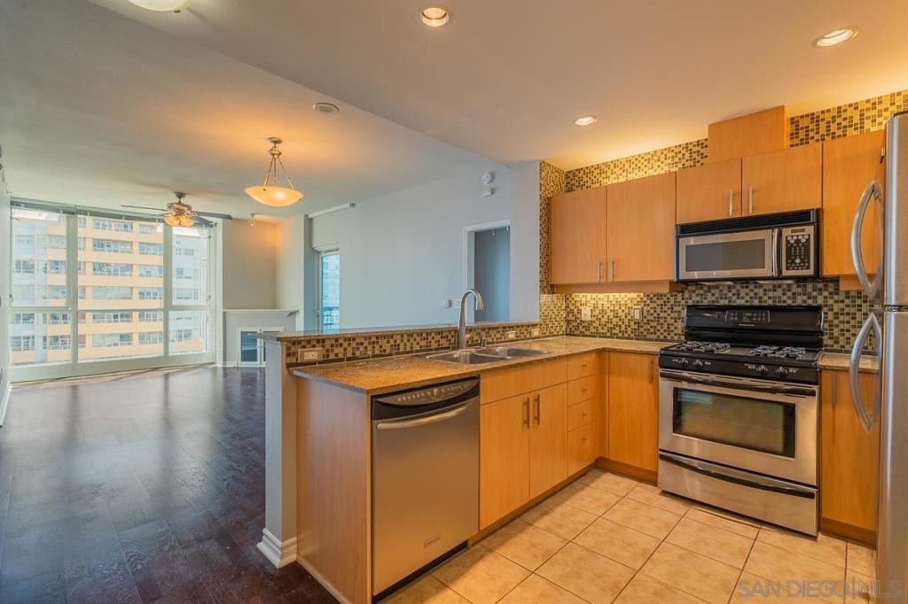 300 W Beech St - Photo 21