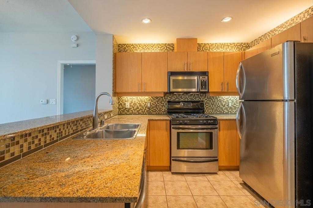 300 W Beech St - Photo 22