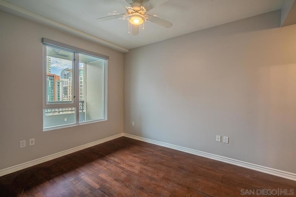 300 W Beech St - Photo 19