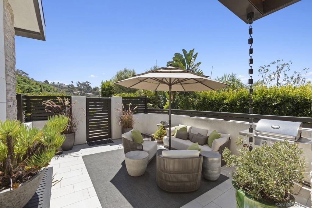 1586 Crespo Dr - Photo 12