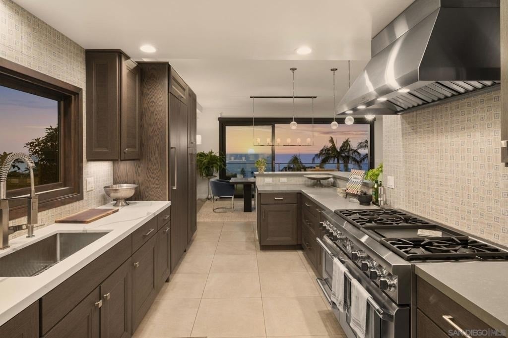 1586 Crespo Dr - Photo 3