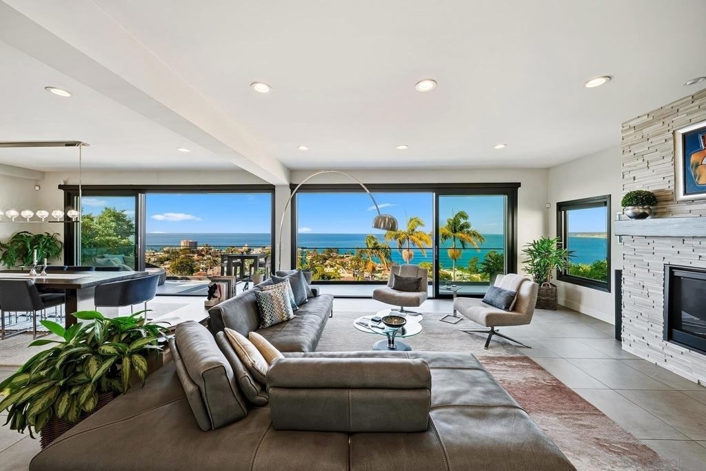 1586 Crespo Dr - Photo 4