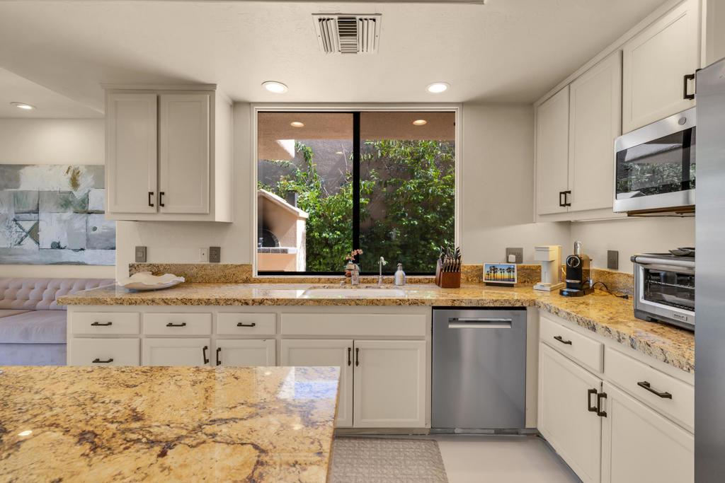 76895 Avenida Fernando - Photo 18