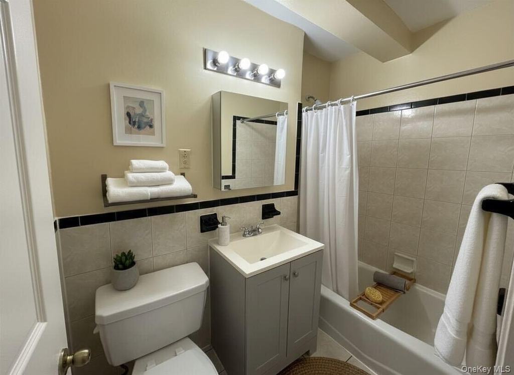 451 Fulton Avenue - Photo 4