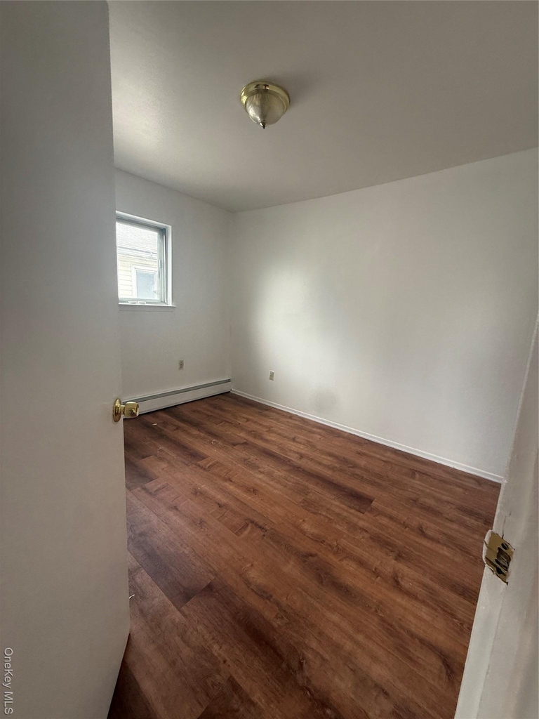 259-54 Craft Avenue - Photo 11