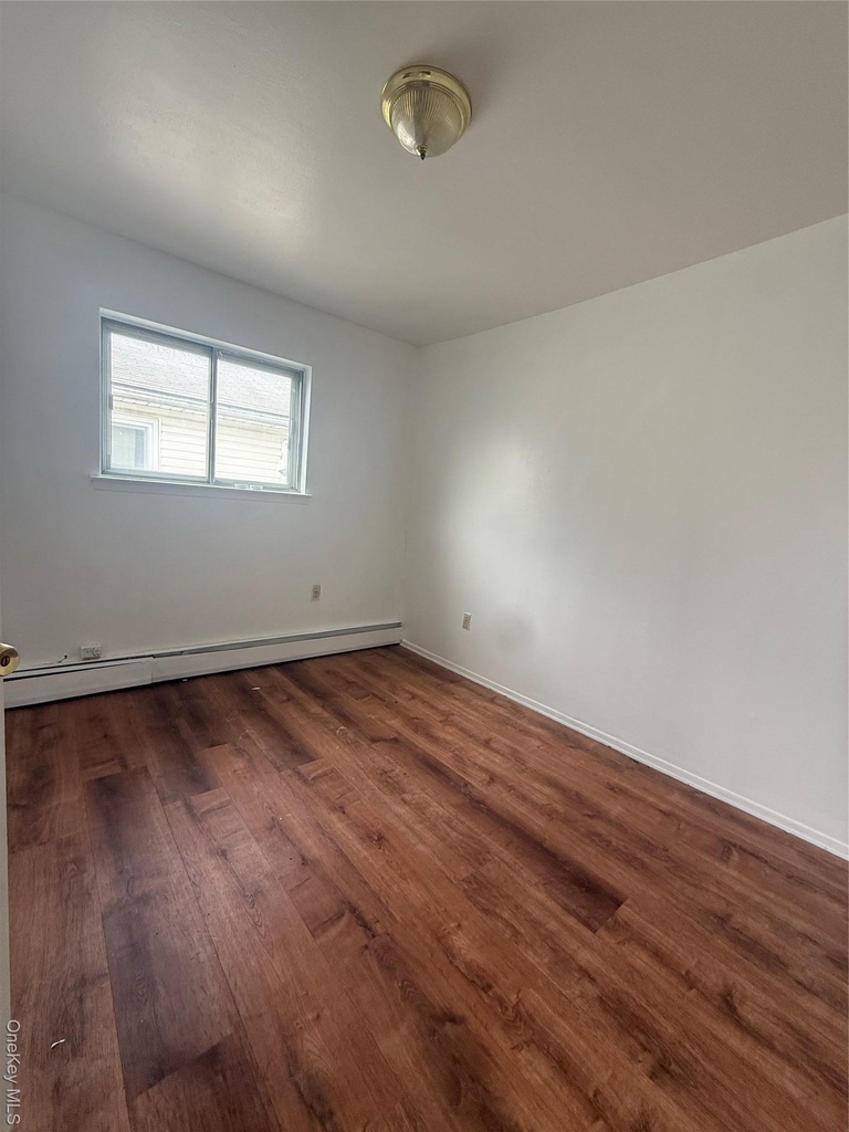259-54 Craft Avenue - Photo 4
