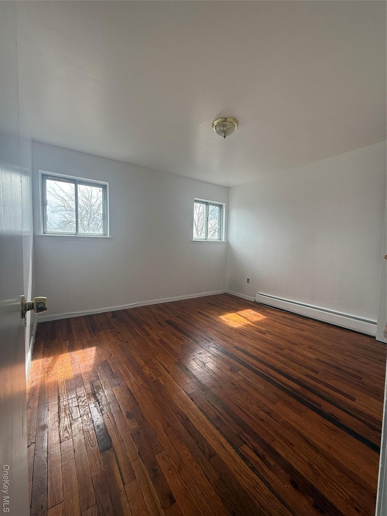 259-54 Craft Avenue - Photo 8