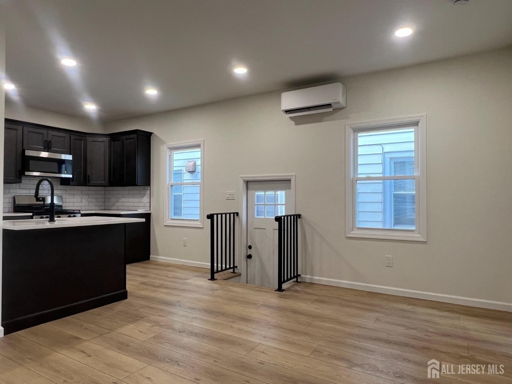 33 Obert Street - Photo 1