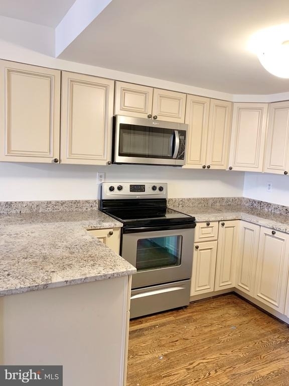 1557 Dunterry Place - Photo 6
