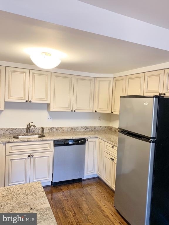 1557 Dunterry Place - Photo 4