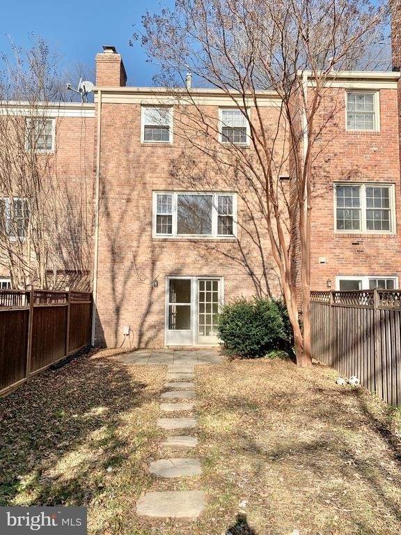 1557 Dunterry Place - Photo 34